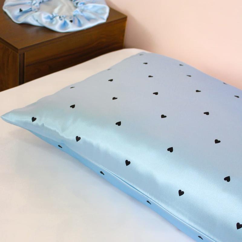 روبالشی طرح قلب آبی