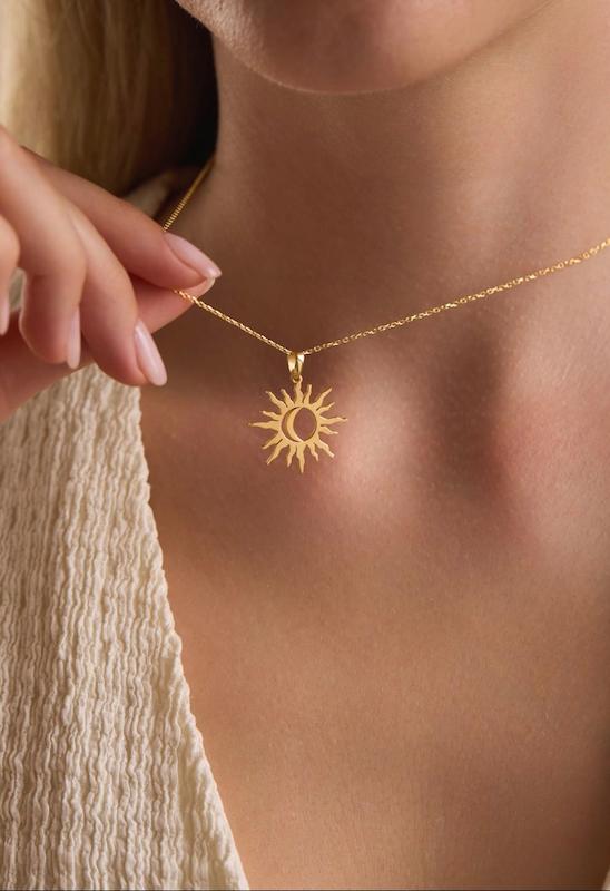 پلاک طلا طرح ماه وخورشید