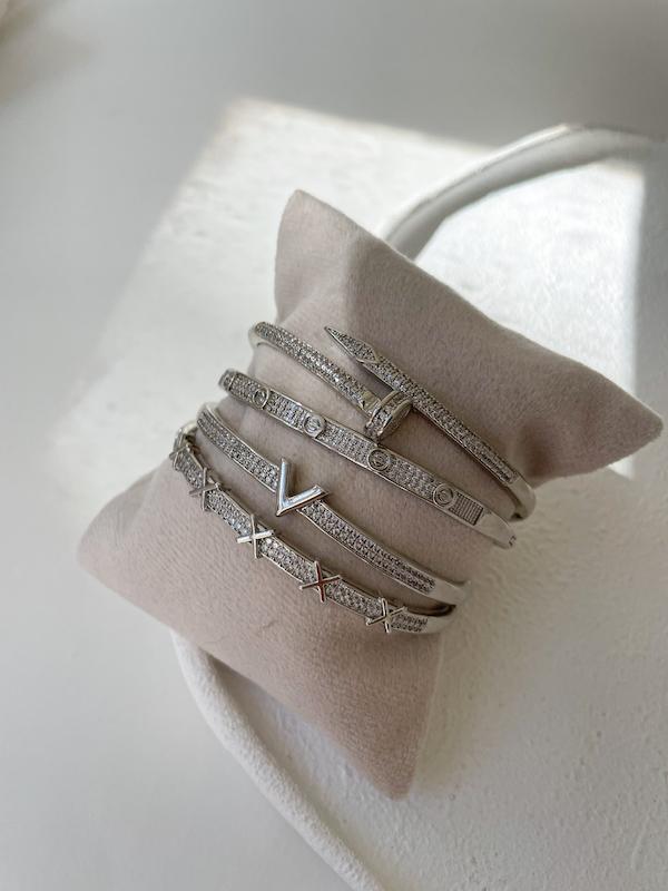 بنگل های نگیندار