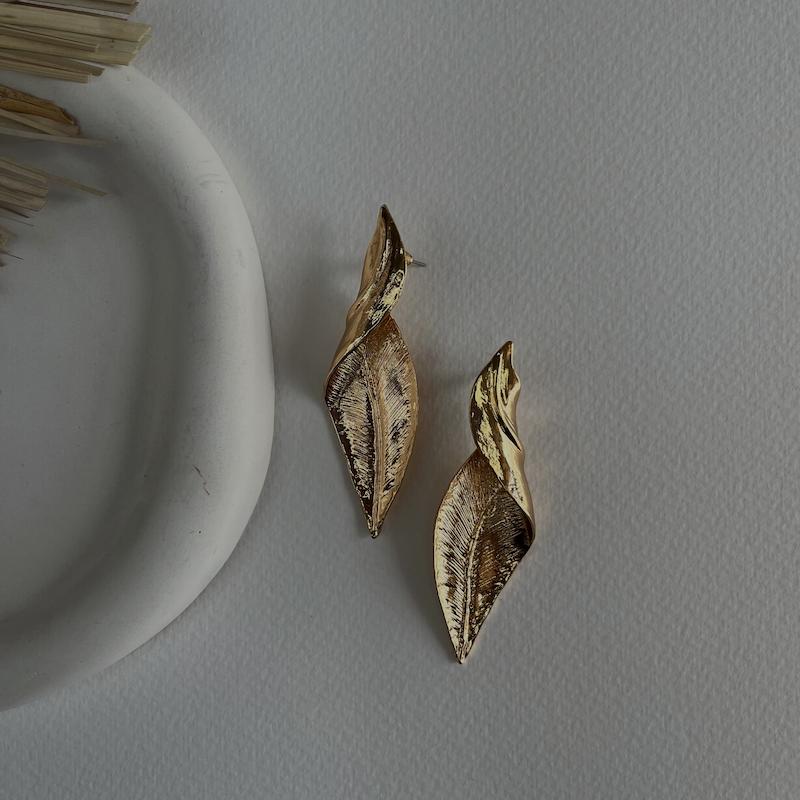 گوشواره طرح برگ