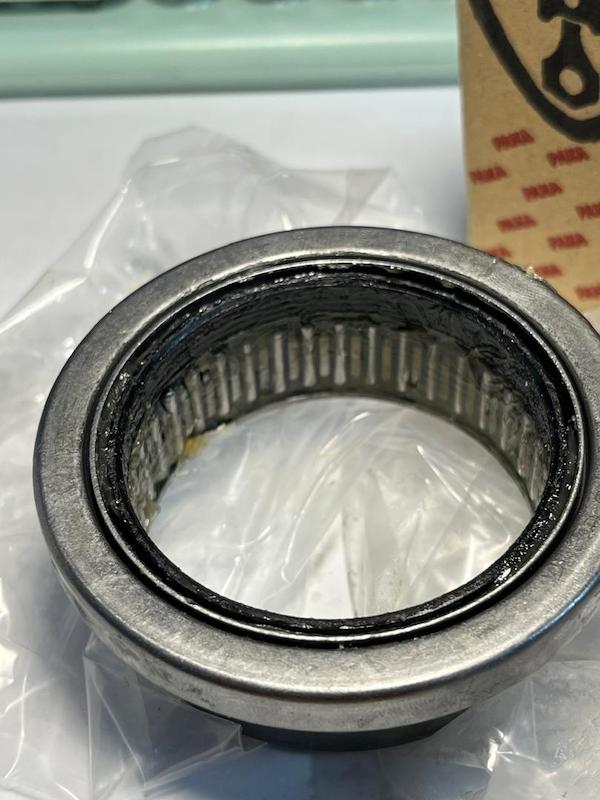 رولبرینگ سوزنی داخلی اکسل پژو 405