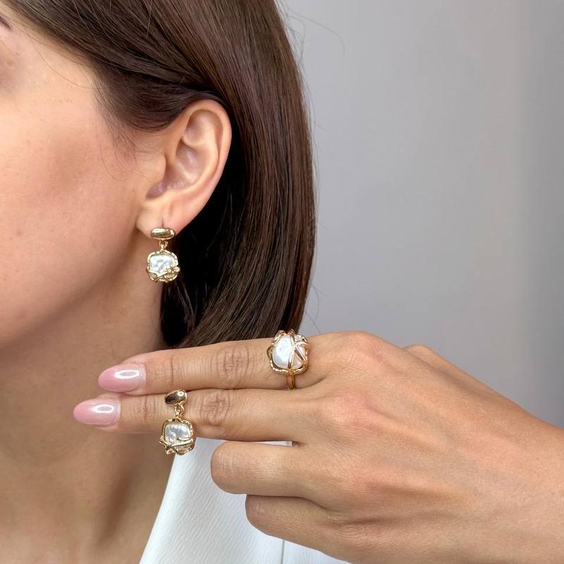 گوشواره صدفی طرح باروک