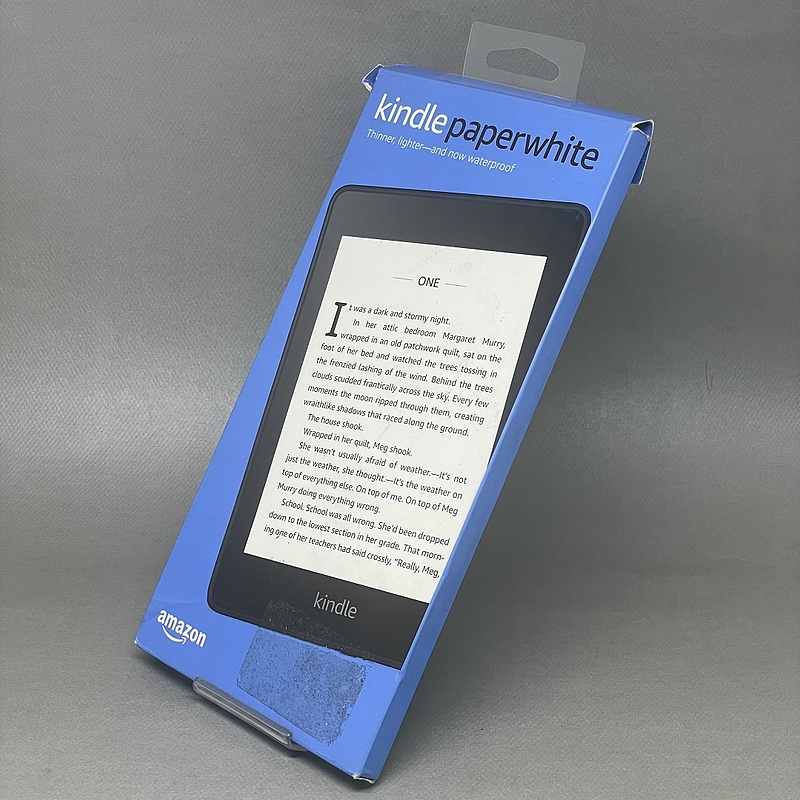 کتاب خوان آمازون کیندل مدل Kindle Paperwhite 10generation به همراه هدیه ویژه آداپتور شارژر