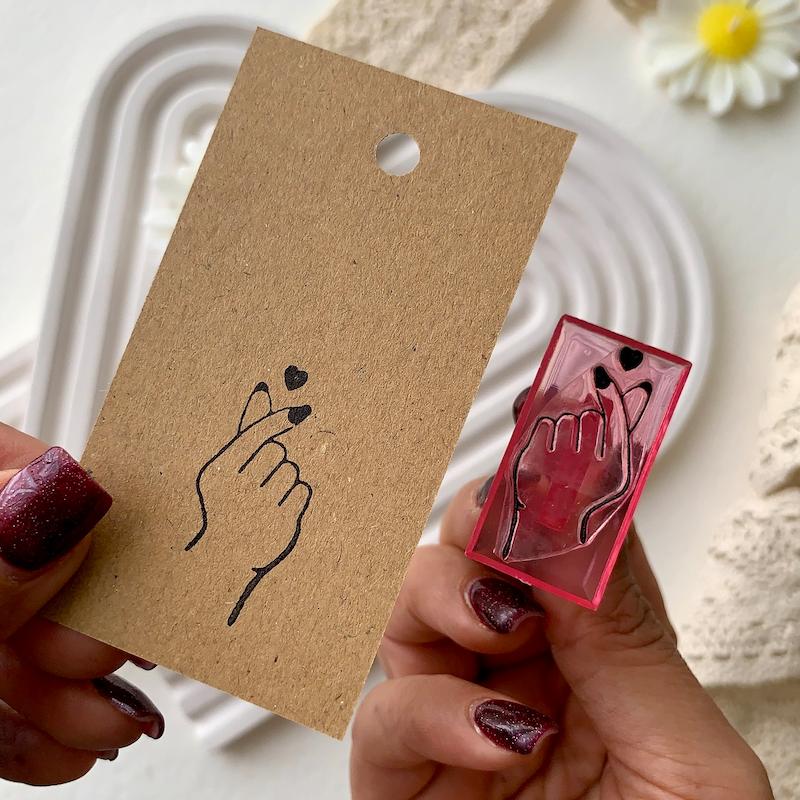 مهر ژلاتینی کد 553 ( دست و قلب )