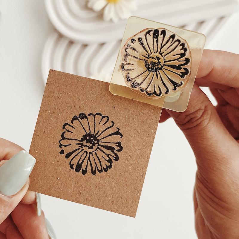 مهر ژلاتینی کد 665 ( گل )