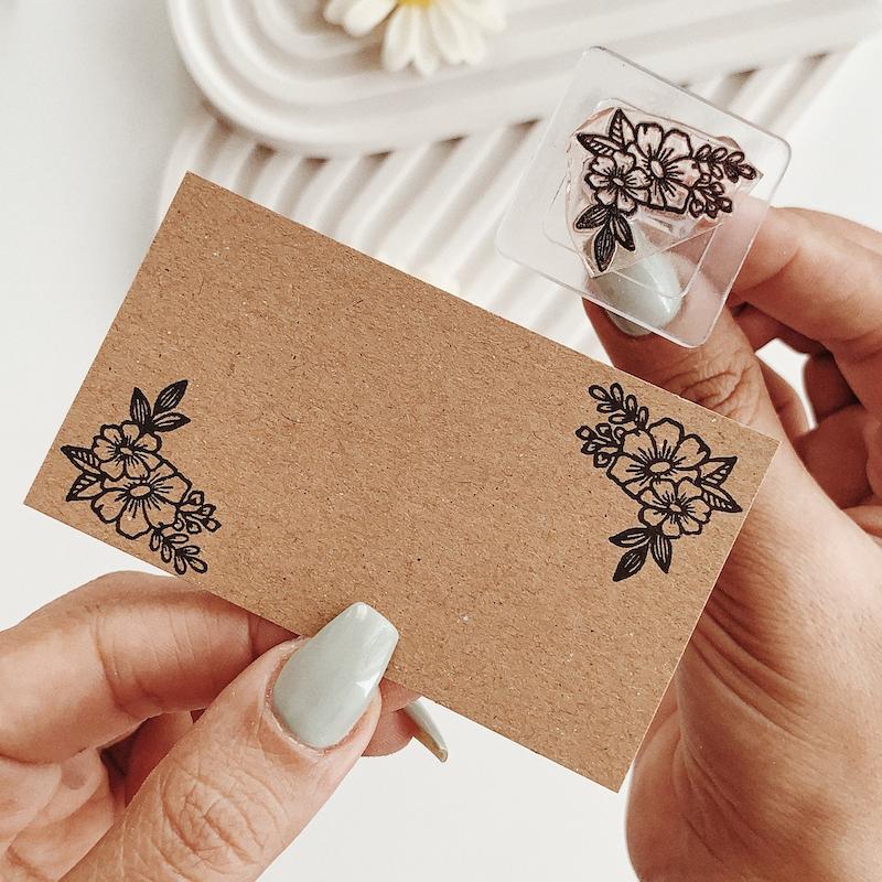 مهر ژلاتینی کد 668 ( گل حاشیه )