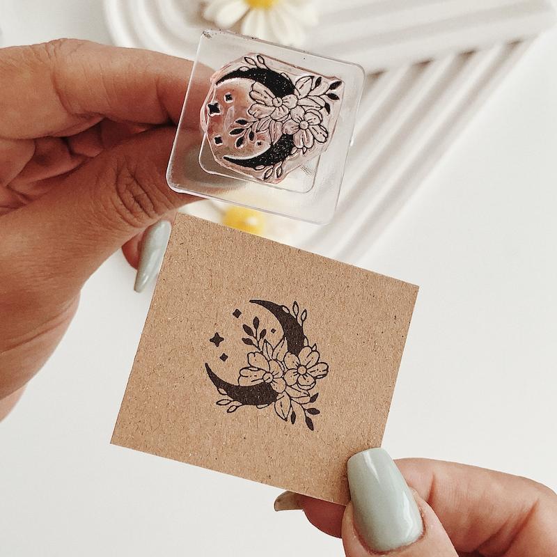 مهر ژلاتینی کد 680 ( ماه )