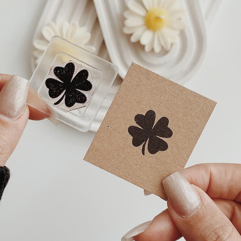 مهر ژلاتینی کد 797 ( برگ شبدر )