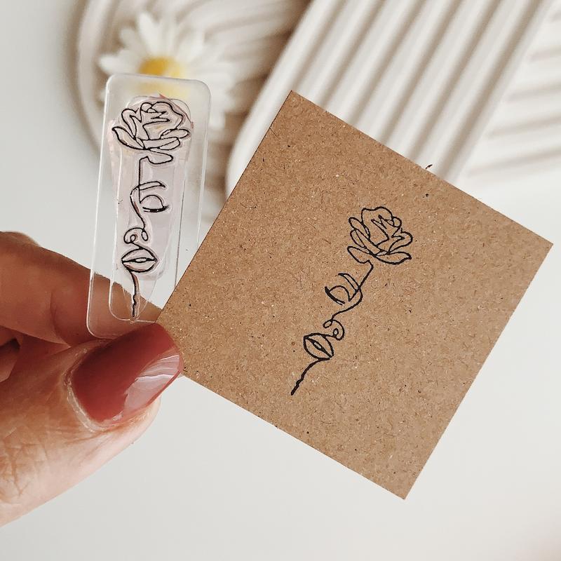 مهر ژلاتینی دختر و گل رز ( کد 1027 )