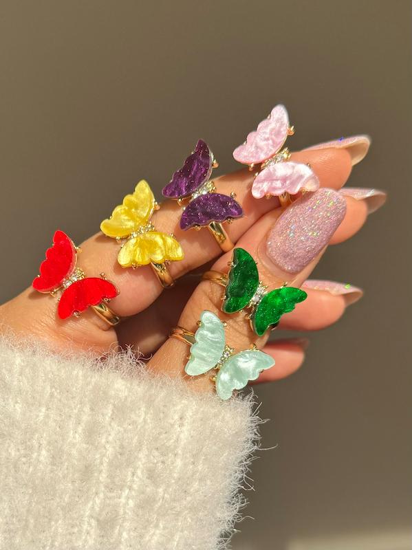 پروانه اکلیلی🌸