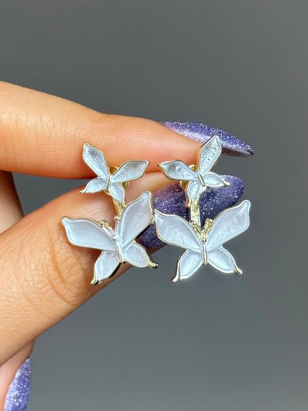 گوشواره پروانه ای سفید