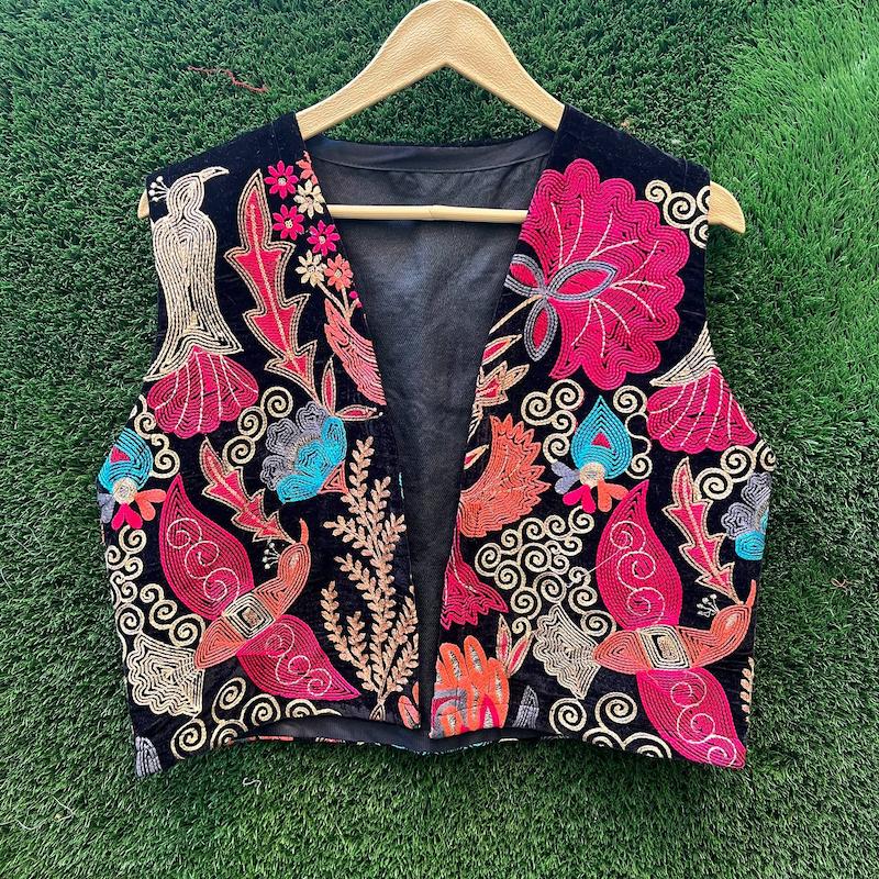 جلیقه مخمل خاص پشت هم سوزندوزی