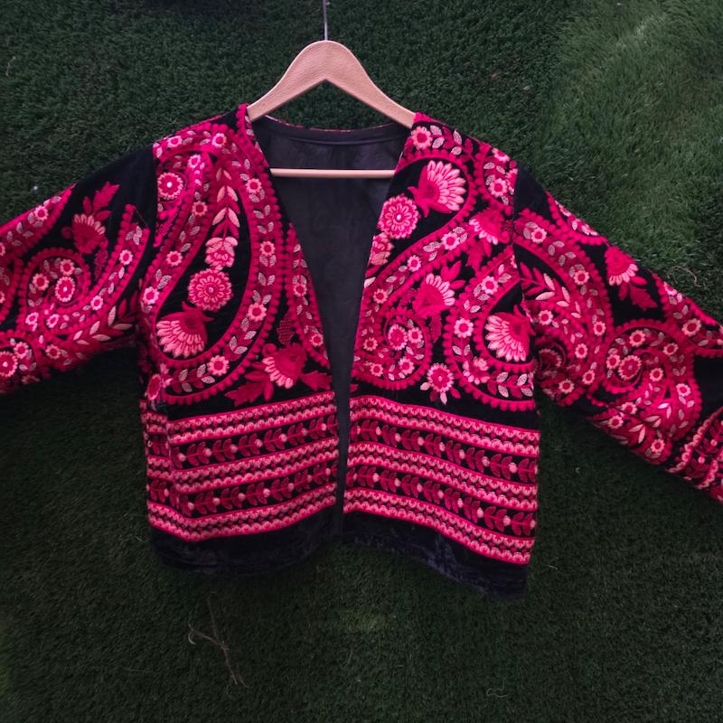 کت مخمل قرمز