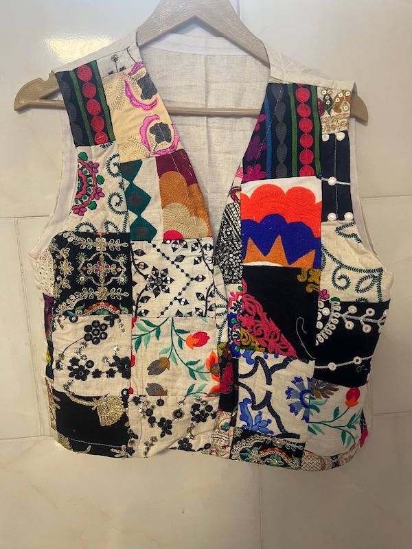 جلیقه چهل تیکه کرم