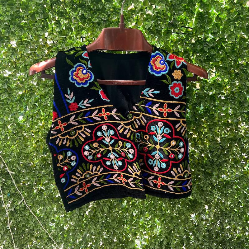 جلیقه مخمل سوزن دوزی