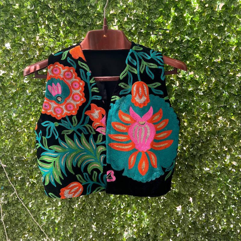 جلیقه مخمل سوزن دوزی