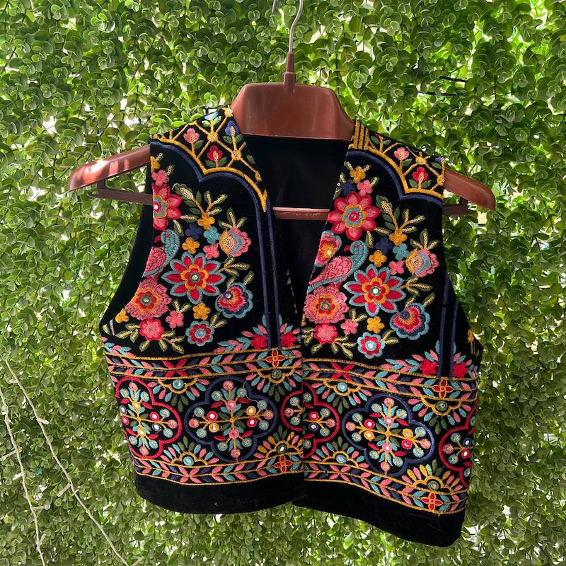 جلیقه مخمل سوزن دوزی