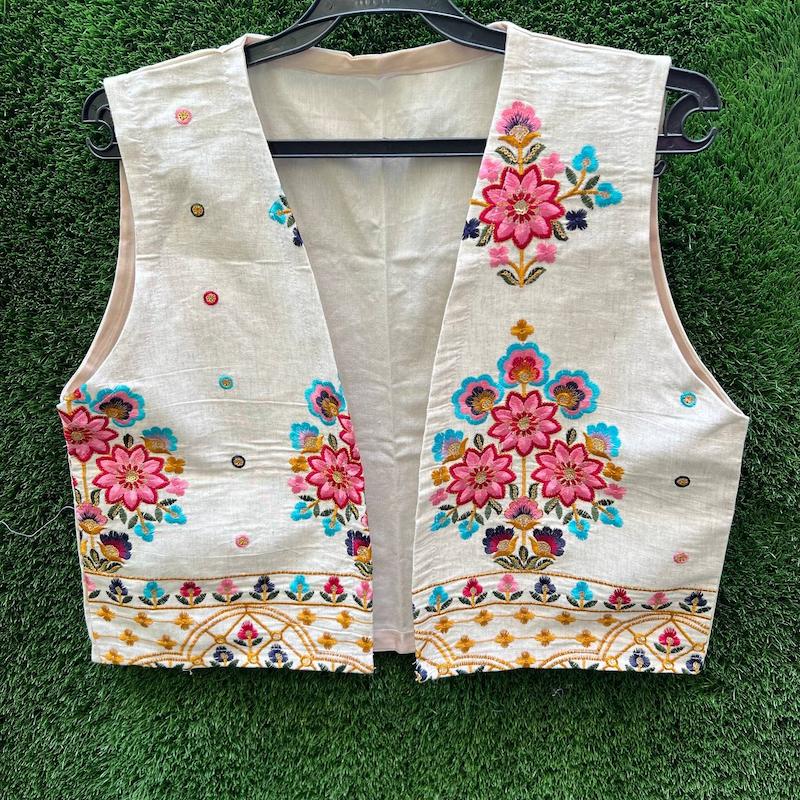 جلیقه تیکه دوم سفیده