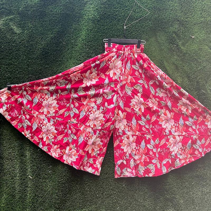 دامن شلواری قرمز 