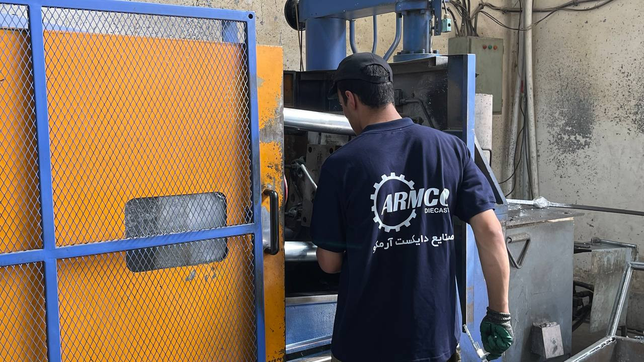 کارگاه تخصصی ریخته گری سرب با تولید قطعات سفارشی و صنعتی
