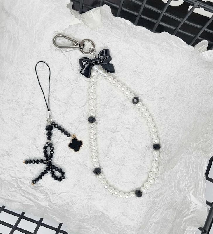 چارم پاپیون مشکی | آویز فلش