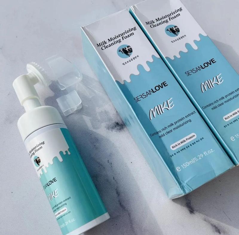 فوم شستشو براش دار شیر سرسان لاو