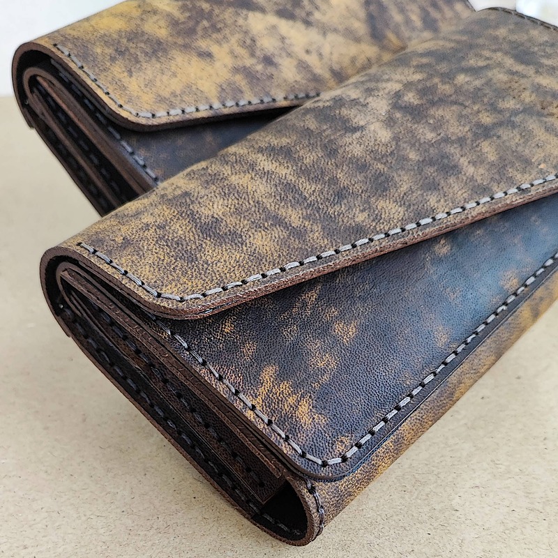 کیف پول چرم شتری تیره M2213