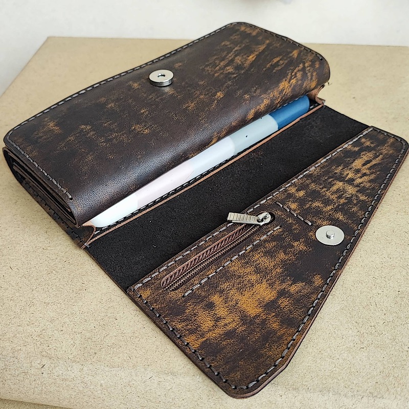 کیف پول چرم شتری تیره M2213