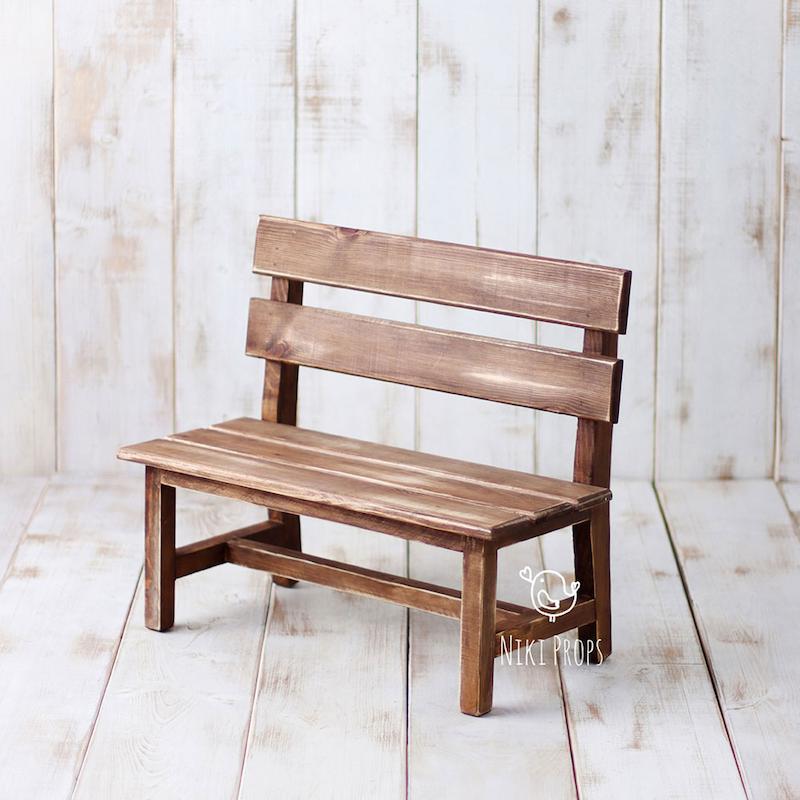 نیمکت چوبی