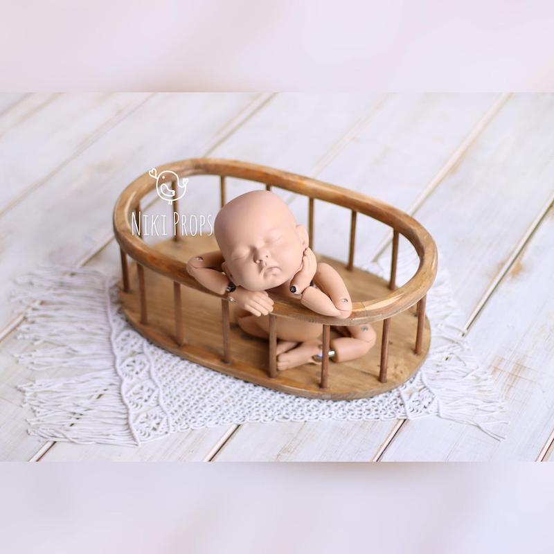 تخت بیضی شکل نرده ای