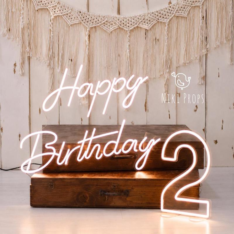 عدد 2 نئون