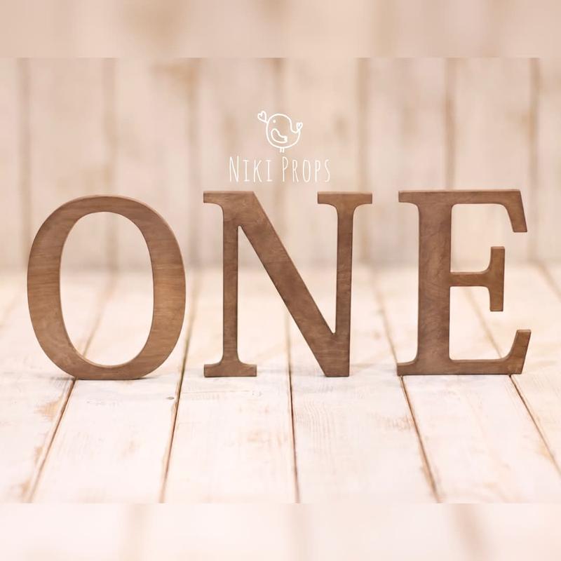 حروف ONE بزرگ