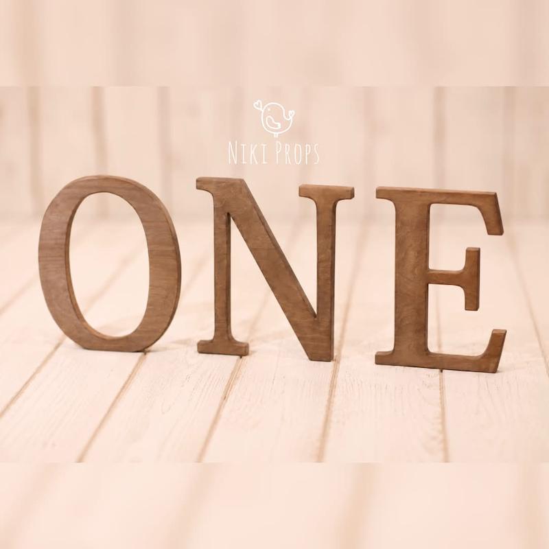 حروف ONE بزرگ