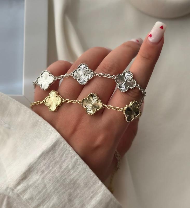 دستبند زنانه ونکلیف 