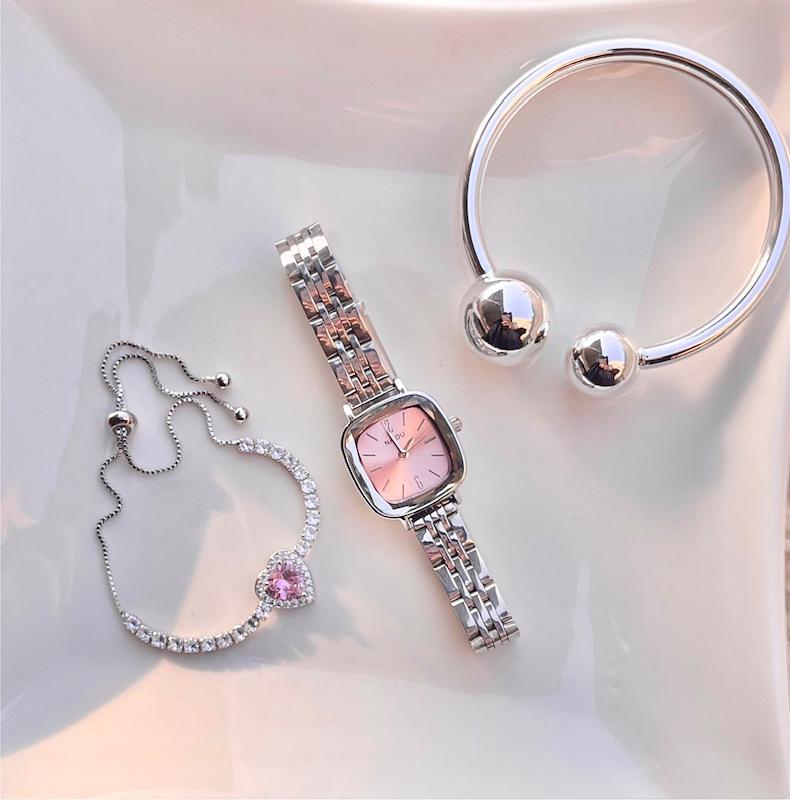 ساعت نایدو الماسی صورتی