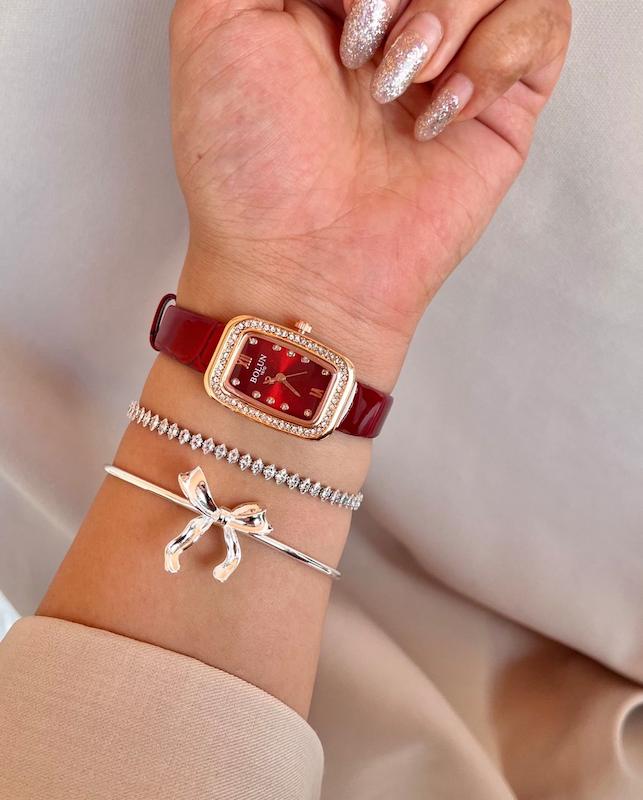 ساعت بلون شرکتی و آیتم های ست