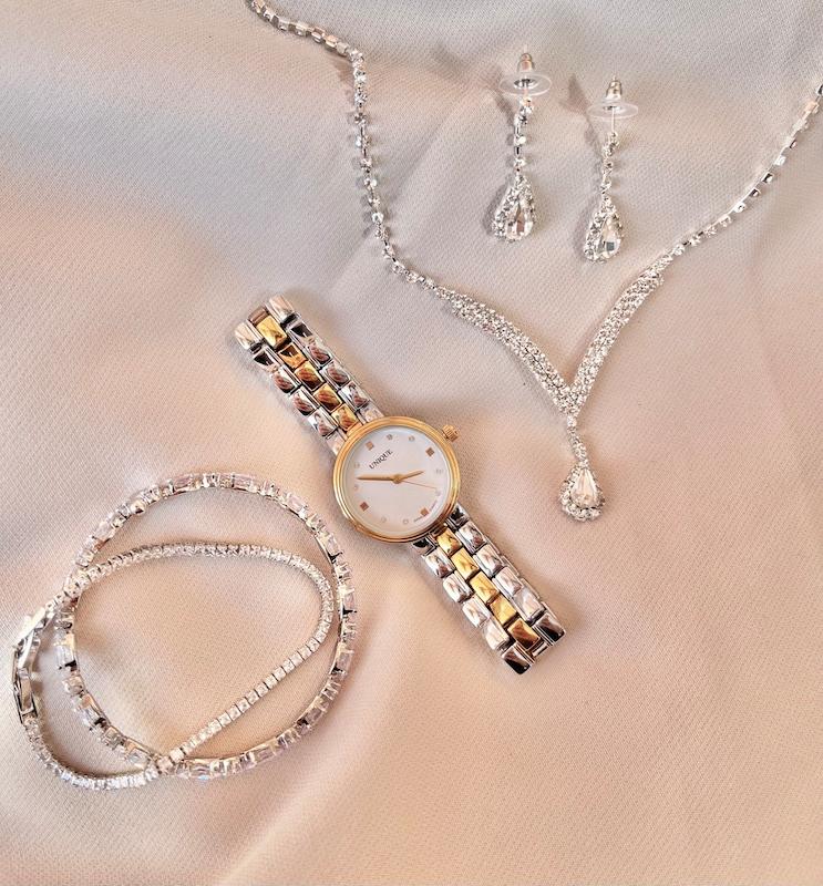 ساعت اورجینال Unique گلد سیلور