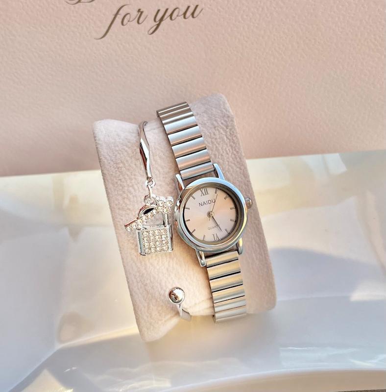 ساعت نایدو گرد سیلور