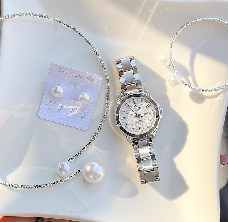 ساعت زنانه کاسیو ادیفایس و آیتم های ست