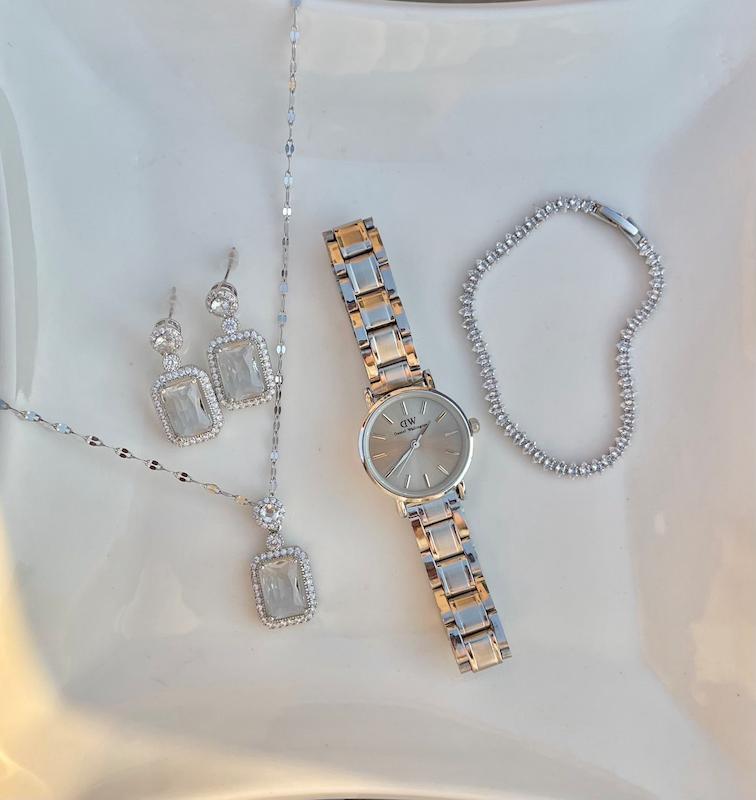 ساعت دنیل ولینگتون صحفه کاراملی و آیتم ها