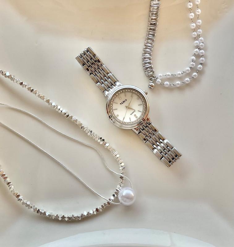 ساعت YIJOY و آیتم های ست