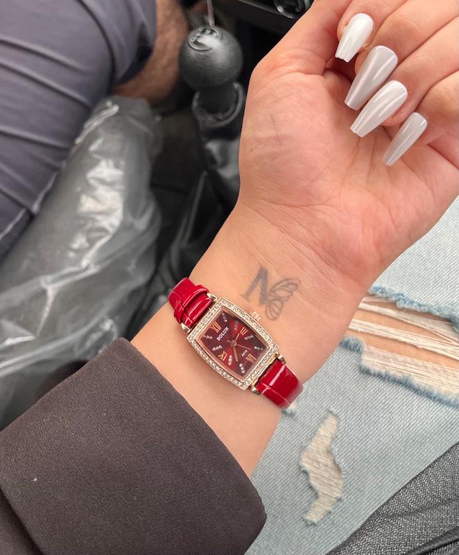 ساعت بلون چری 