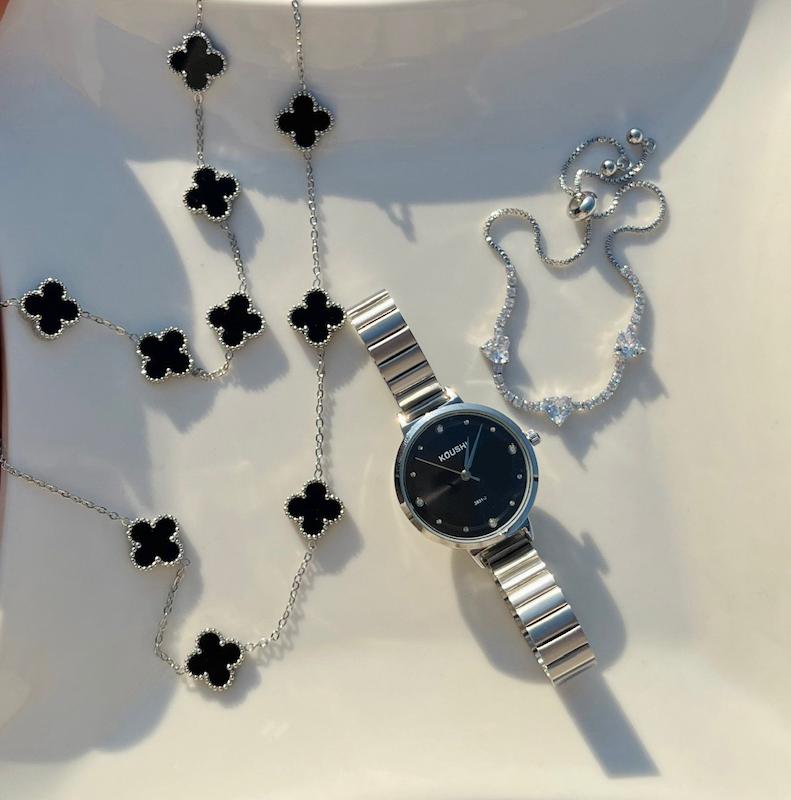 ساعت  koushi و آیتم های ست