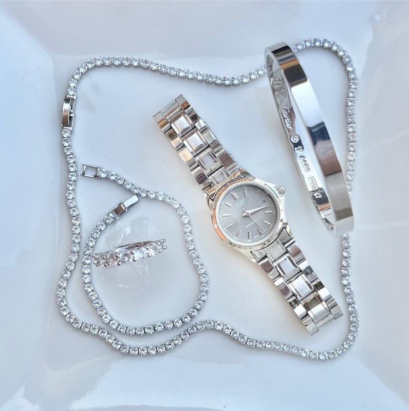 ساعت Casio و آیتم های ست