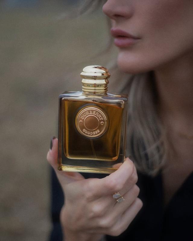 ادکلن باربری گادس اینتنس 