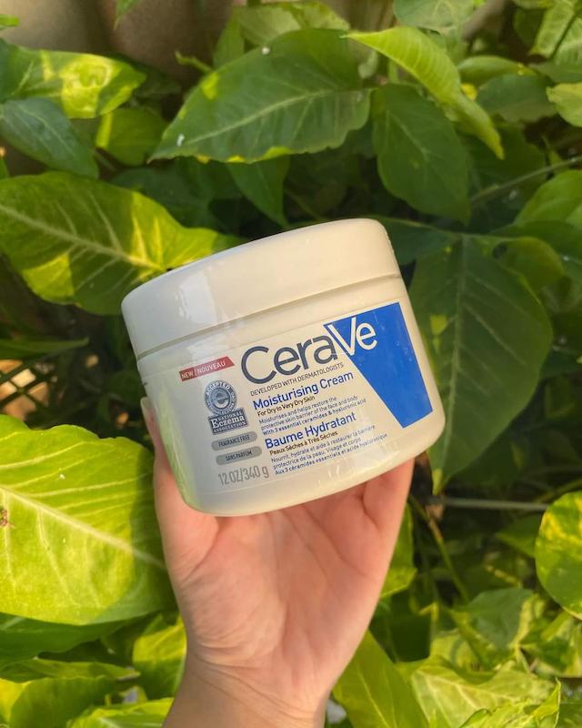 کرم مرطوب کننده cerave