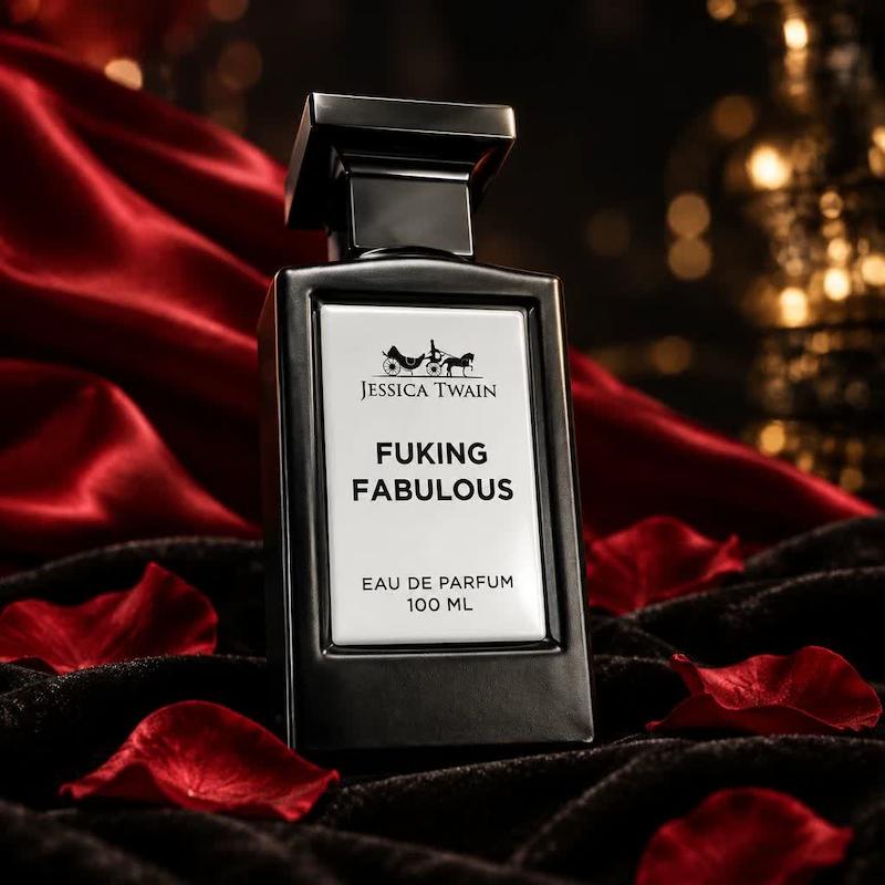 ادوپرفیوم جسیکا تواین مدل Fuking Fabulous حجم ۱۰۰ میلی‌لیتر (رایحه لوکس چرمی، بادام تلخ و وانیل - مناسب خانم‌ها و آقایان)