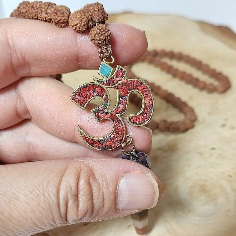 گردنبند پاکسازی چاکراها با مدال مانترای اوم