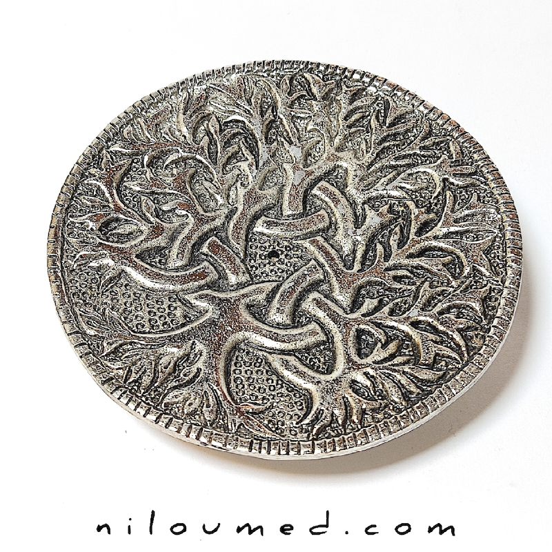 جاعودی و دیوارکوب نقره‌ای با طرح درخت زندگی