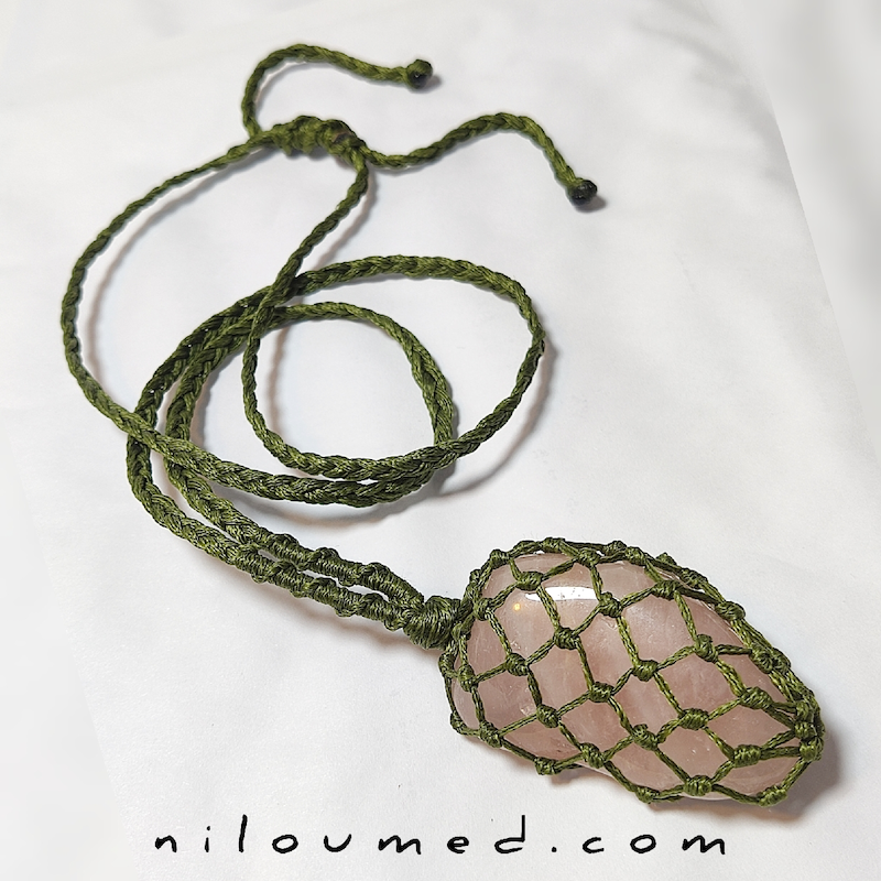 گردنبند رزکوارتز نماد عشق و محبت کد 109